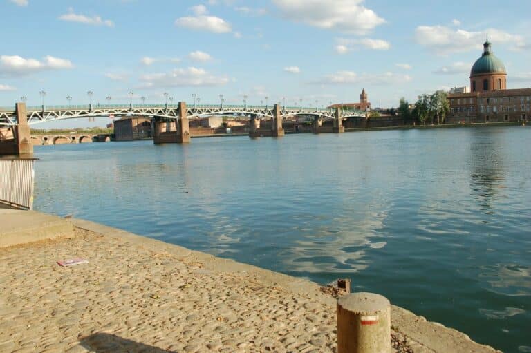 Toulouse bord de garonne